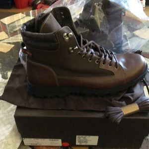 Men’s Gucci boots
